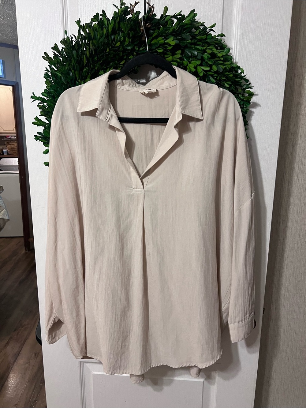 BiBi Relaxed Collared Button-Down Shirt in Light Beige